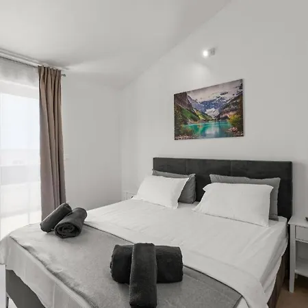 Luxury Delfis * Kukci